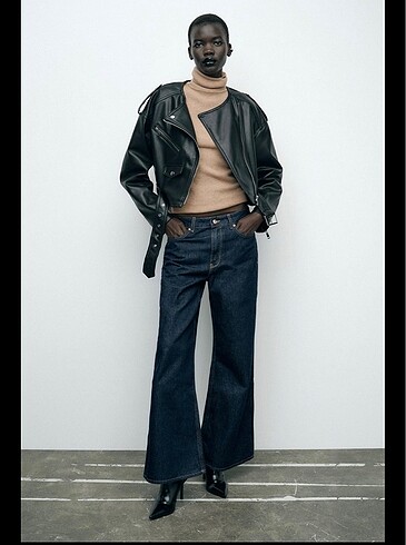 Zara siyah crop deri ceket M beden