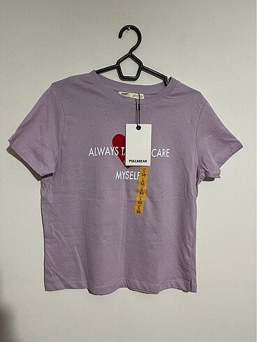 s Beden Pull and bear lila tshirt s beden