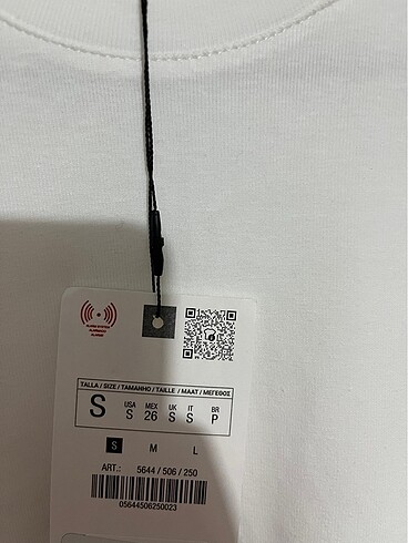 Zara Zara beyaz biyeli çıtçıtlı kısa kollu body s beden