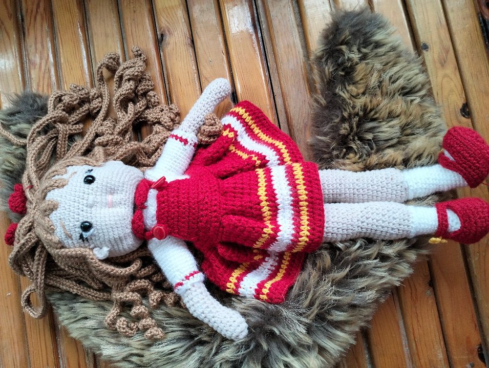 Renkli Kırmızı Örgü Bebek - Görsel 3