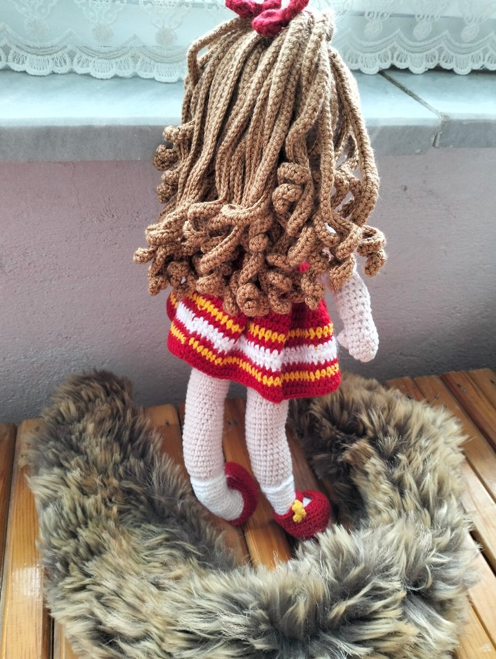 Renkli Kırmızı Örgü Bebek - Görsel 2