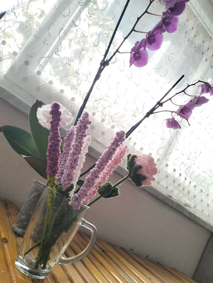 El Yapımı Mor Tonlu Örgü Çiçekler - Görsel 2