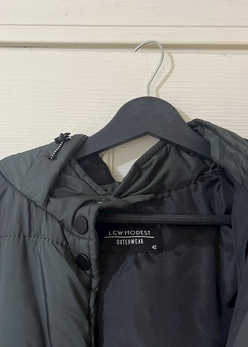 LC Waikiki Düğmeli Siyah Midi Kadın Yelek