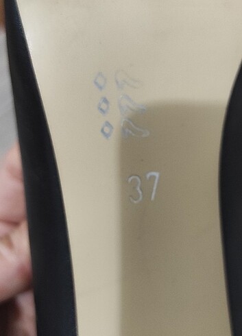 37 Beden Topuklu ayakkabi