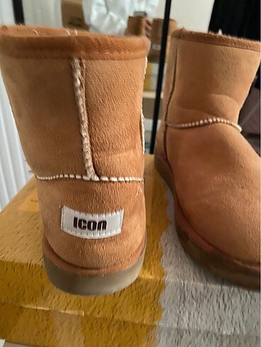 Ugg Ugg bot