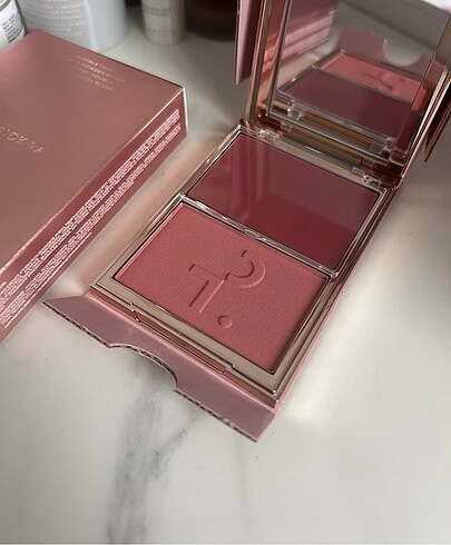 Beden Patrick ta major creme and powder blush