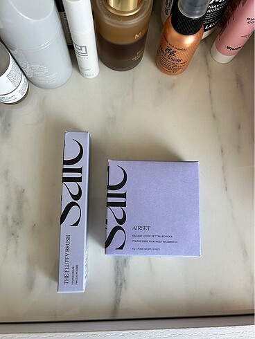 Saie airset powder & fluffy brush
