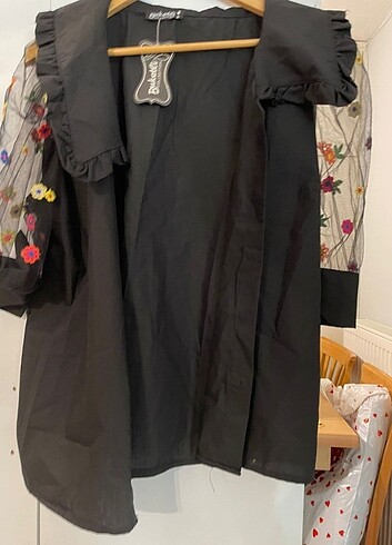 Kolları şifon çiçek desen bebe yaka ceket