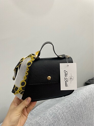 Fular detaylı mini çanta