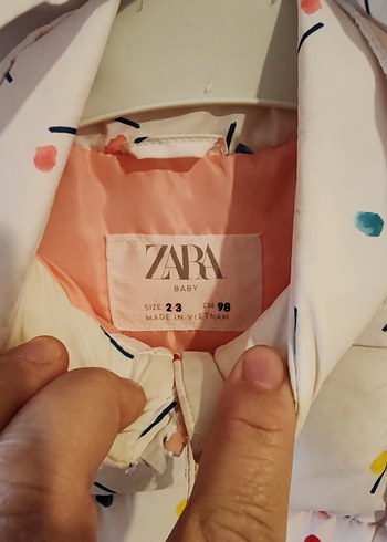 Zara Beyaz Baskılı Kız Şişme Yelek - Görsel 2