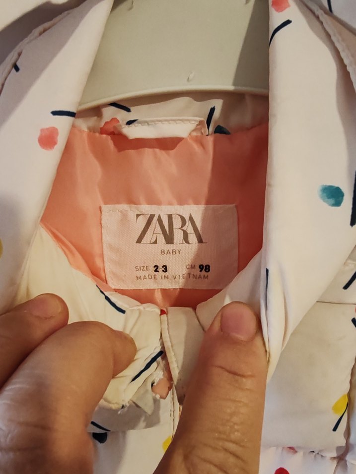 Zara Beyaz Baskılı Kız Şişme Yelek - Görsel 2