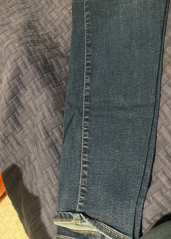 Kadın Mavi Parlak Düğmeli Kot Pantolon - Görsel 4