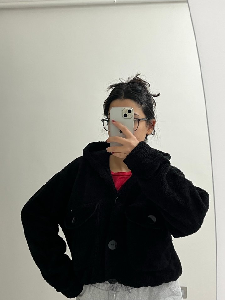 Siyah tüylü kısa ceket - Görsel 2