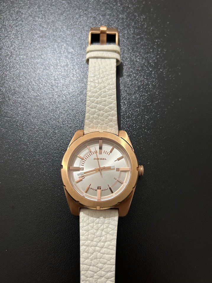 DİESEL KADIN KOL SAATİ - Görsel 3