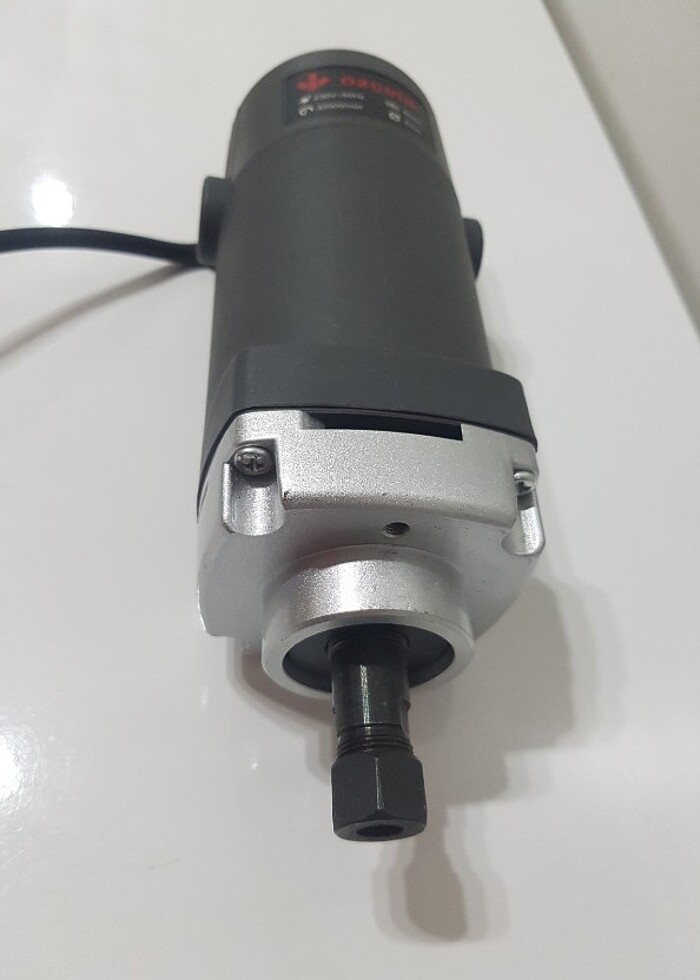 ÖZÇELİK KALIPÇI FREZE 850 W SIFIR - Görsel 4