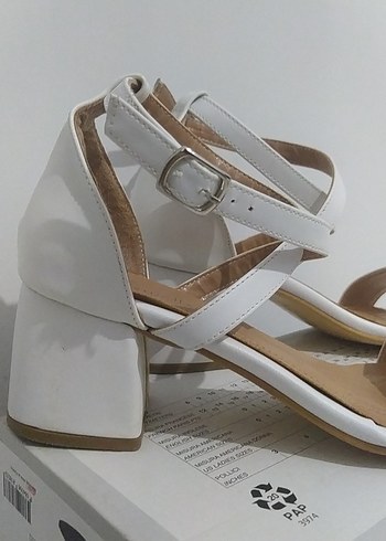 Beyaz Minimalist Blok Topuklu Kadın Sandalet - Görsel 3