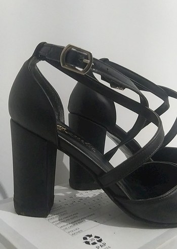 Klasik Siyah Tokalı Topuklu Kadın Ayakkabı - Görsel 4