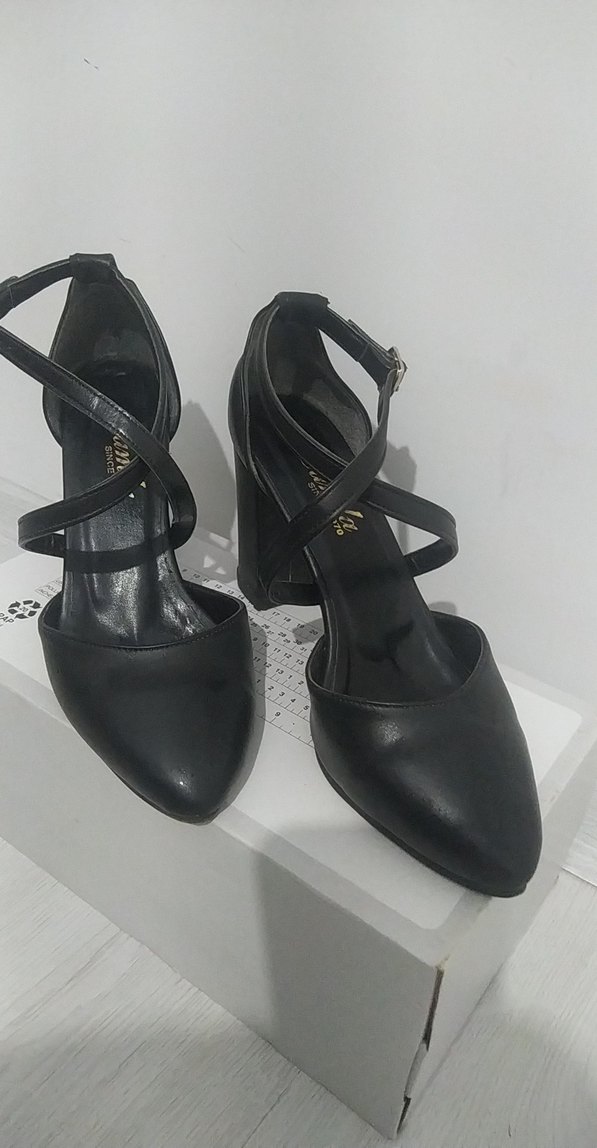 Klasik Siyah Tokalı Topuklu Kadın Ayakkabı - Görsel 2