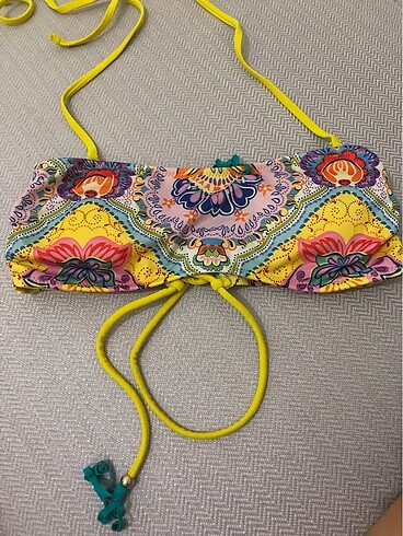 Bikini üstü