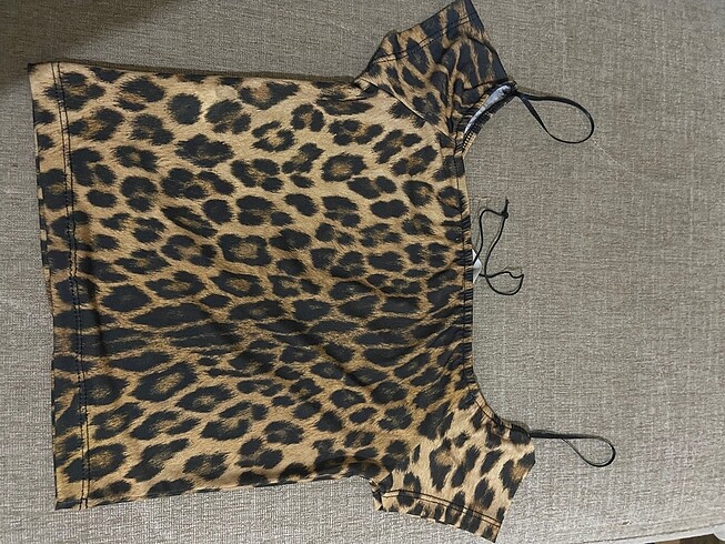 Pull and Bear leopar desen crop top