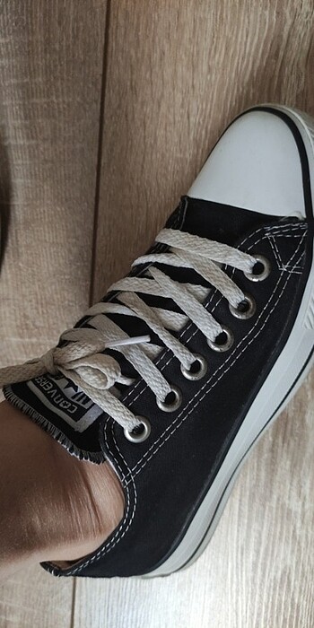 37 Beden siyah Renk Converse ayakkabı 