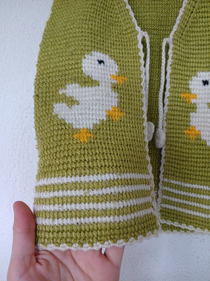 Nakışlı Örme Kız Yeleği - Görsel 2