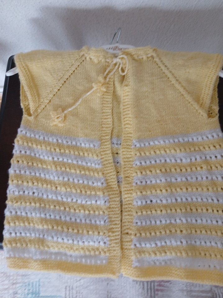 Kız Çocuk Sarı Örgü Kolsuz Hırka - Görsel 5