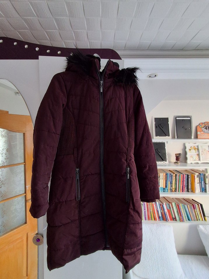 Bordo Kürk Detaylı Uzun Kışlık Kadın Mont - Görsel 3