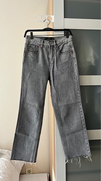 D96 gri crop jean straight