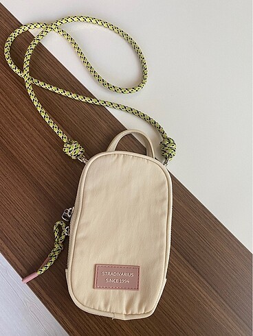 Stradivarius telefon çantası