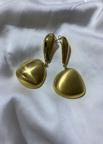 Gold küpe