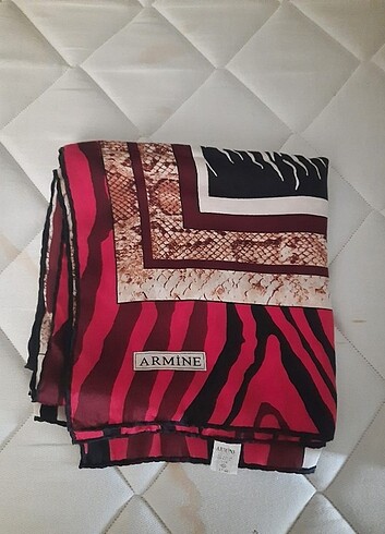 ARMİNE EŞARP
