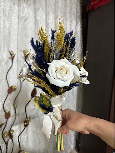 Gelin çiçeği