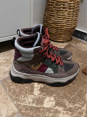 Skechers Waterproof Bot