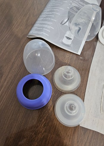 Lansinoh manuel Göğüs Pompası,
biberon uçları ve göğüs pedleri - Görsel 2