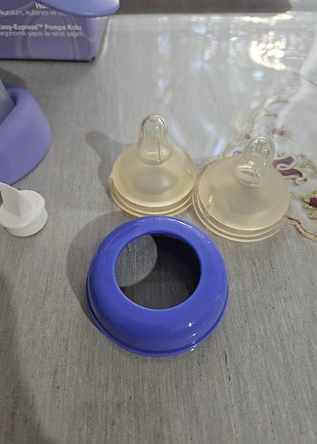Lansinoh manuel Göğüs Pompası,
biberon uçları ve göğüs pedleri - Görsel 3