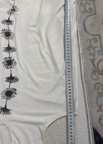 V Yaka Çiçek Baskılı Beyaz Kadın Atlet - Görsel 5