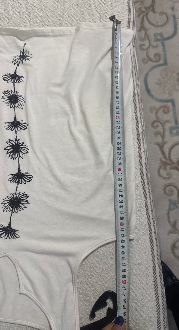 V Yaka Çiçek Baskılı Beyaz Kadın Atlet - Görsel 5