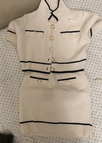 Düğmeli Beyaz Mini Takım, Kısa Kollu, Paris Esintisi