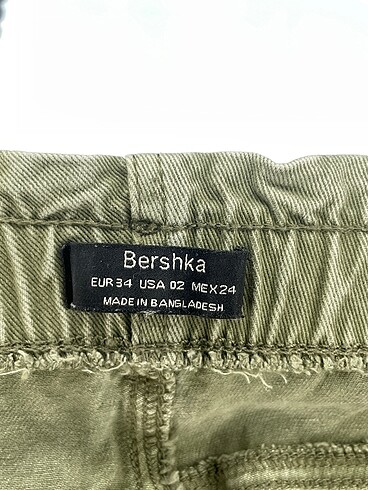 34 Beden çeşitli Renk Bershka Skinny %70 İndirimli.