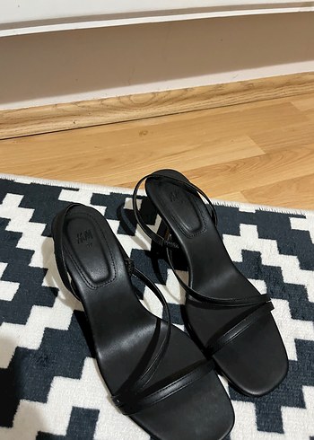 H&M H&M Siyah Stiletto Bantlı Kadın Sandalet
