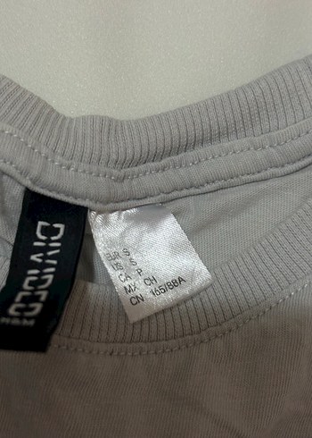 H&M gri crop tshirt - Görsel 3