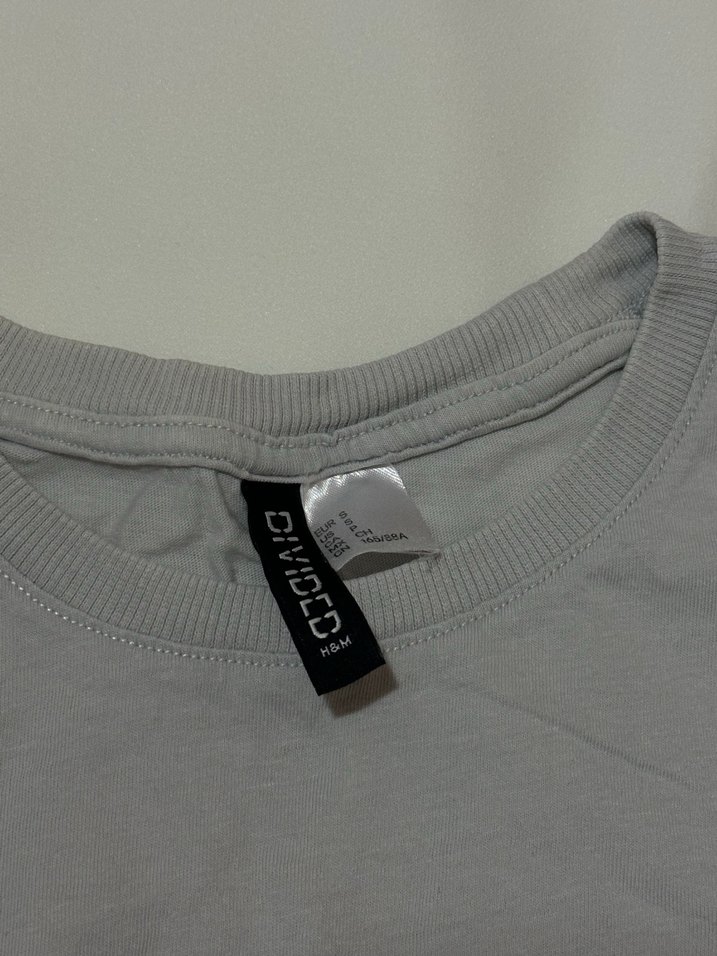 H&M gri crop tshirt - Görsel 4