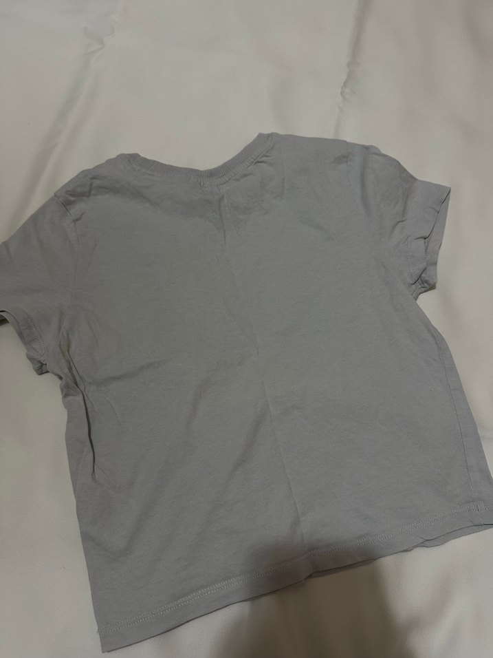 H&M gri crop tshirt - Görsel 2