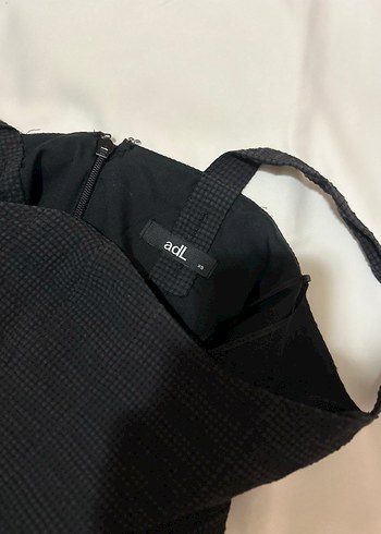 ADL Siyah Midi Fırfırlı Kolsuz Elbise - Görsel 3