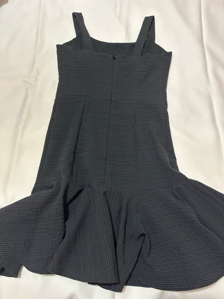 ADL Siyah Midi Fırfırlı Kolsuz Elbise - Görsel 2