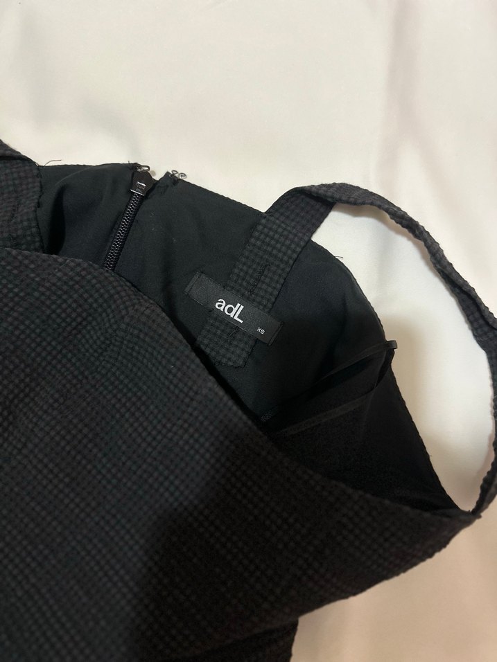 ADL Siyah Midi Fırfırlı Kolsuz Elbise - Görsel 3