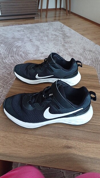 32 Beden siyah Renk Nike spor ayakkabi