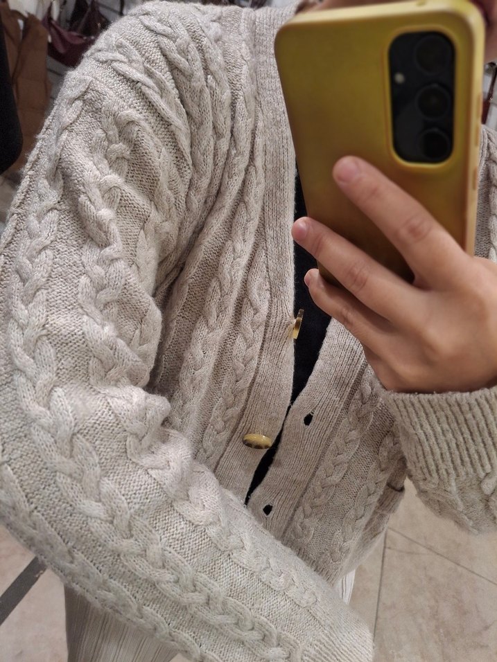 Düğmeli Bej Triko Kadın Hırka - Görsel 2