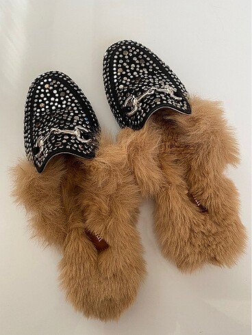 Zara Platin Taşlı, Çok Şık Peluş Terlik